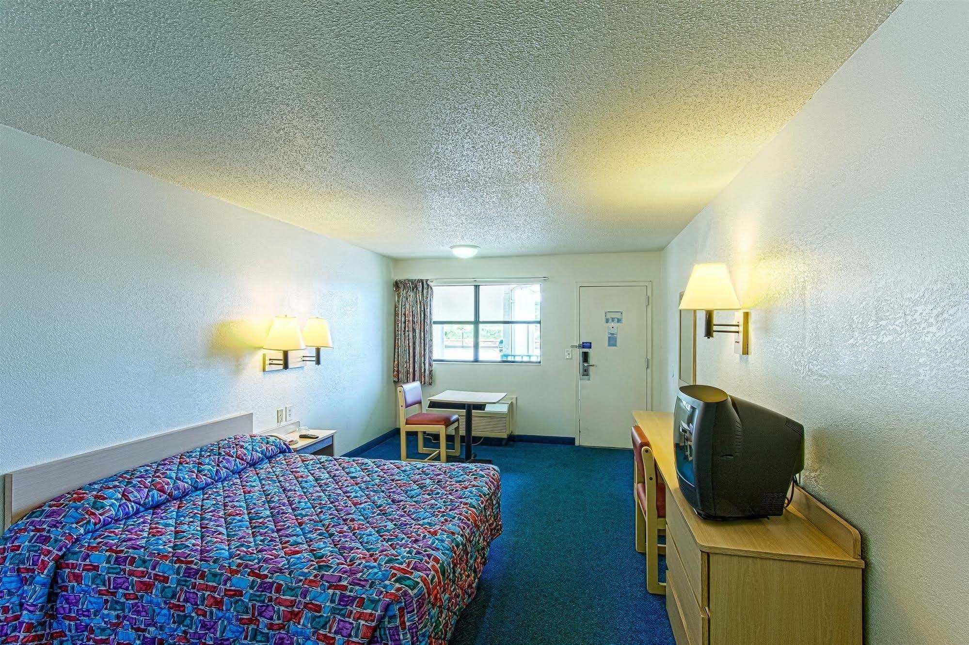 Motel 6 Chattanooga East Экстерьер фото