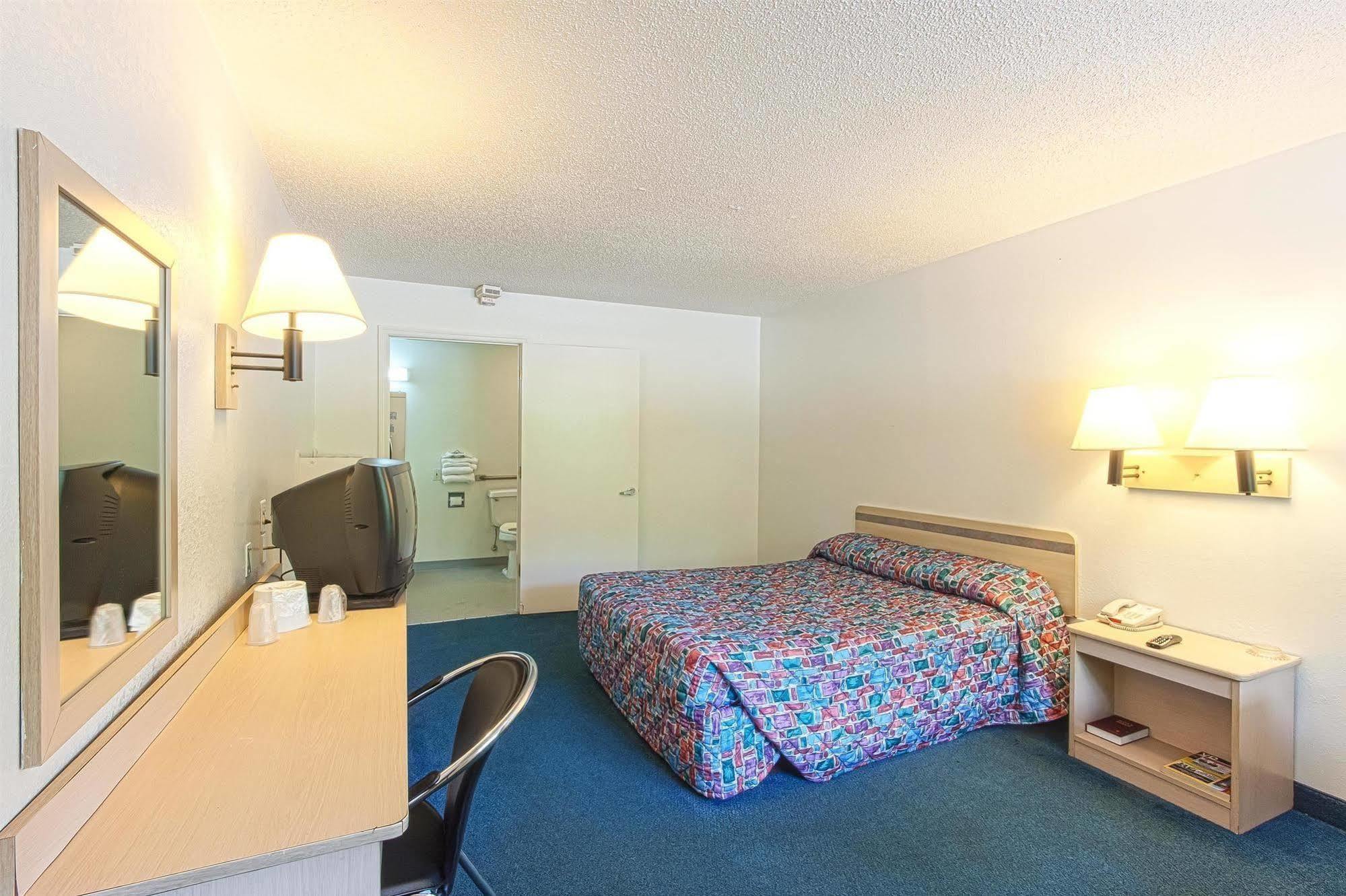 Motel 6 Chattanooga East Экстерьер фото